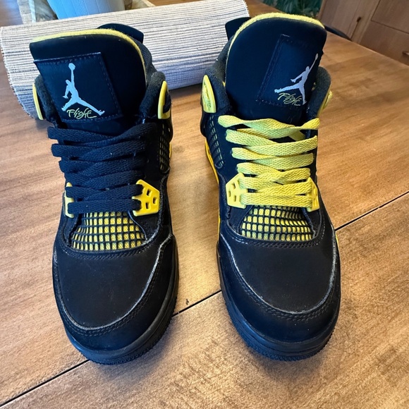Jordan 4 Retro Thunder - - Picture 2 of 8